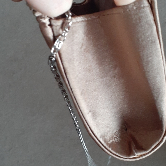 Jessica Gold Clutch with Internal Crossbody Strap (1) - Picture 7 of 7